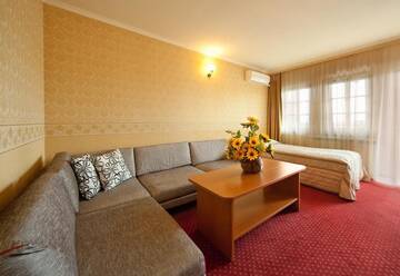 Фото номера Полулюкс с балконом и окном - Бесплатная зона отдыха Отель Sevastokrator Hotel &amp; SPA г. Арбанаси 3