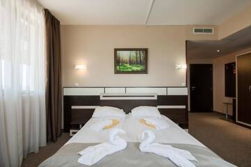 Фото номера Двухместный номер с 2 отдельными кроватями Отель Park Hotel Arbanassi г. Арбанаси 8