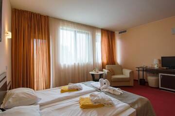 Фото номера Двухместный номер с 2 отдельными кроватями Отель Park Hotel Arbanassi г. Арбанаси 11