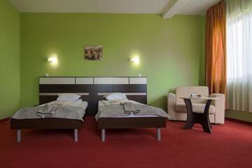 Фото номера Двухместный номер с 2 отдельными кроватями Отель Park Hotel Arbanassi г. Арбанаси 2