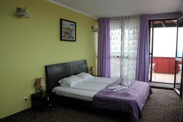 Фото номера Улучшенный двухместный номер с 2 отдельными кроватями Отель Park Hotel Arbanassi г. Арбанаси 3