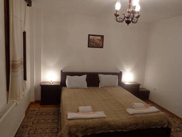 Фото номера Трехместный номер Гостевой дом Guest Rooms Cheshmata г. Арбанаси 2